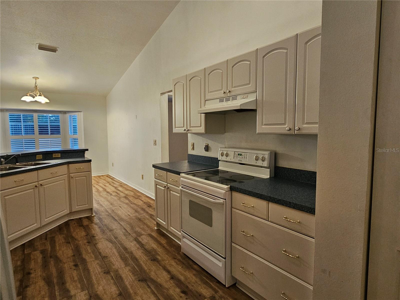 SILVER MDWS CENTRAL - Residential