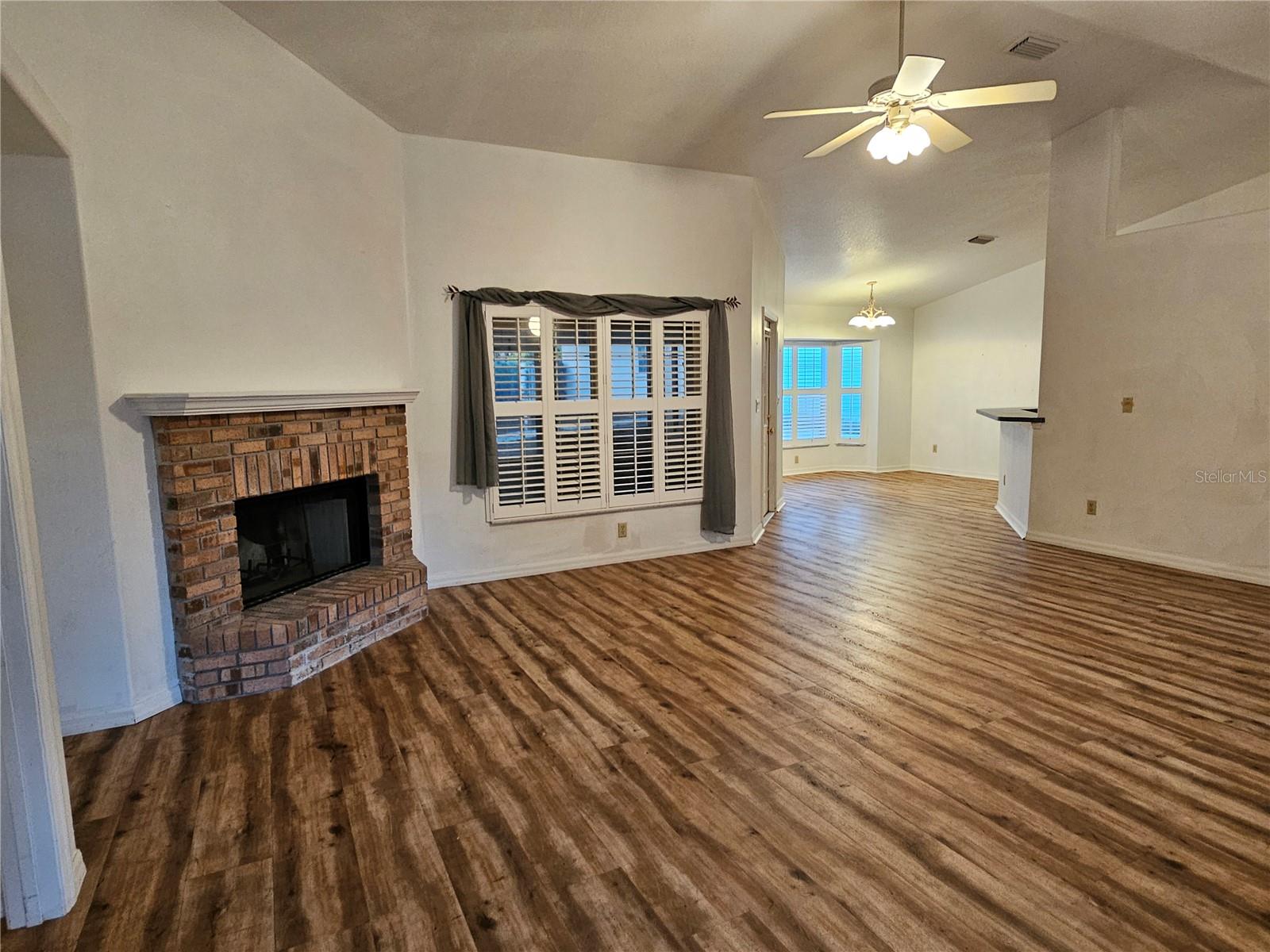 SILVER MDWS CENTRAL - Residential