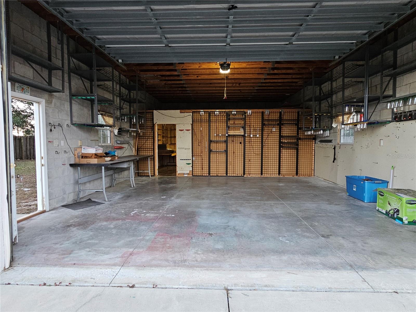 SILVER MDWS CENTRAL - Residential