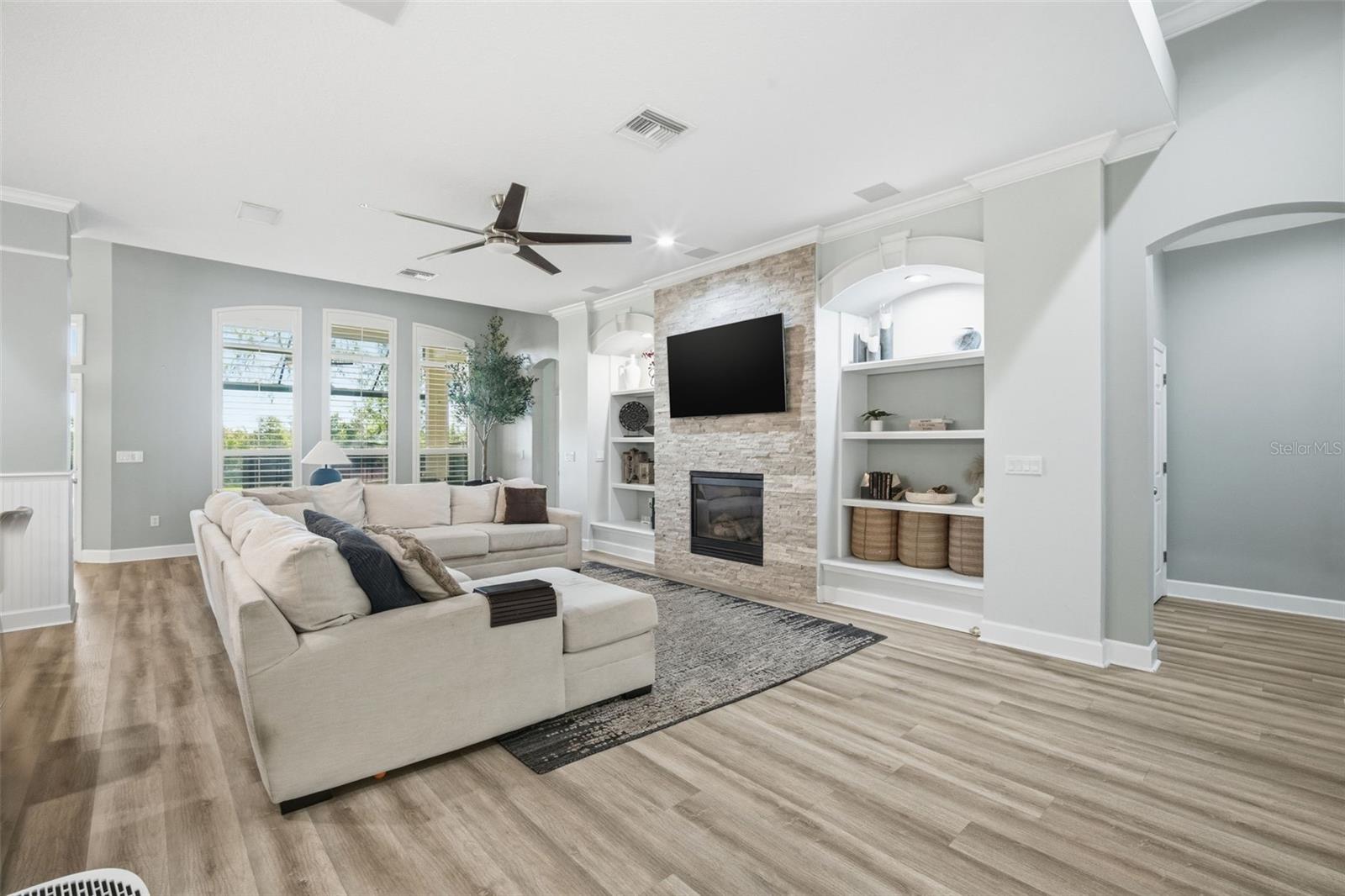 WELLINGTON MANOR PH 2 - Residential