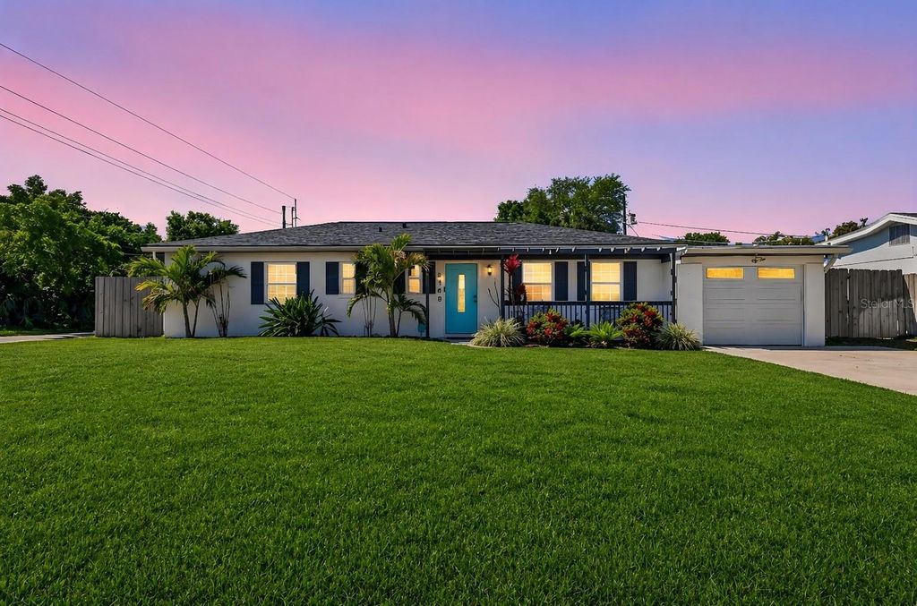 Photo of 4100 W Tyson Avenue, Tampa, FL 33611 (MLS # TB8500220)