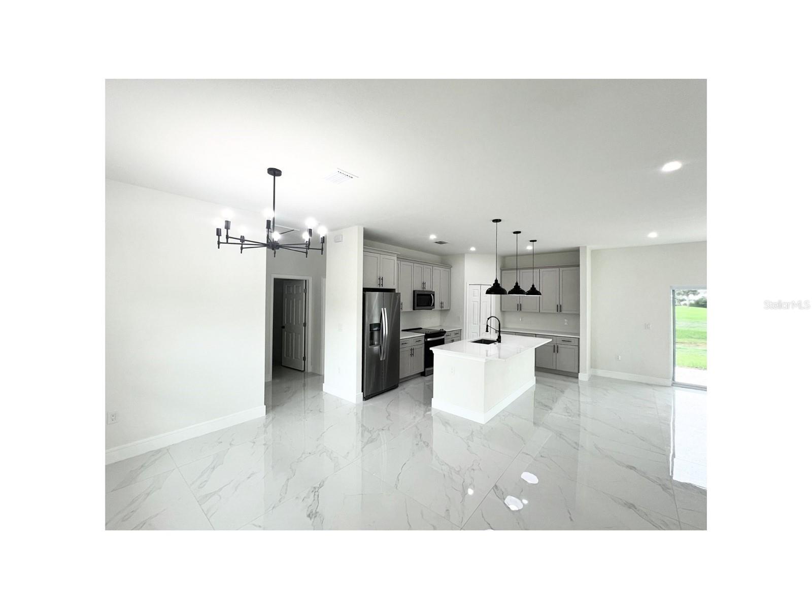 6116 AQUAVISTA DRIVE