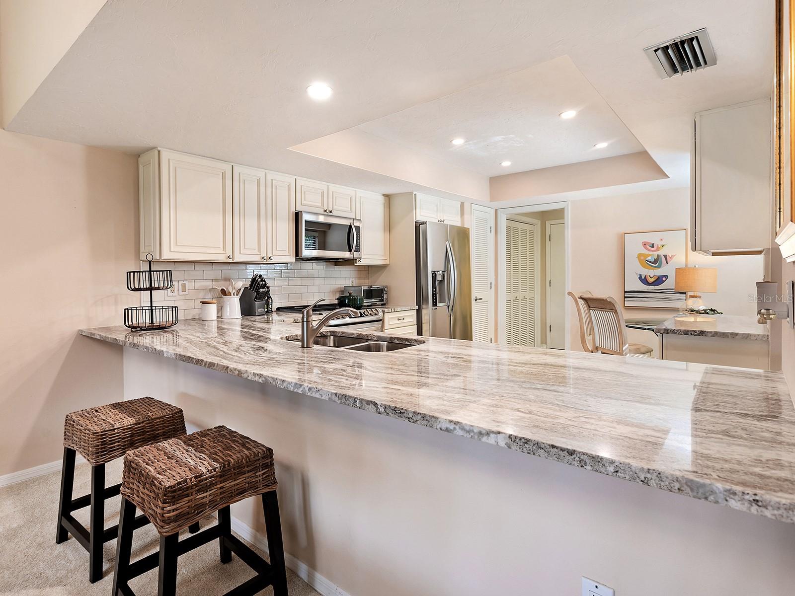 LAKESHORE VILLAGE - Residential Lease