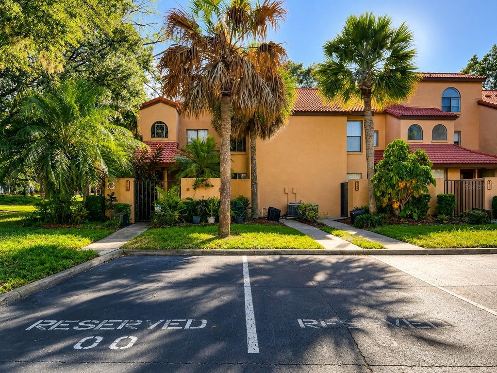 Photo of 4702 Sutton Terrace #108, Orlando, FL 32811 (MLS # O6426100)