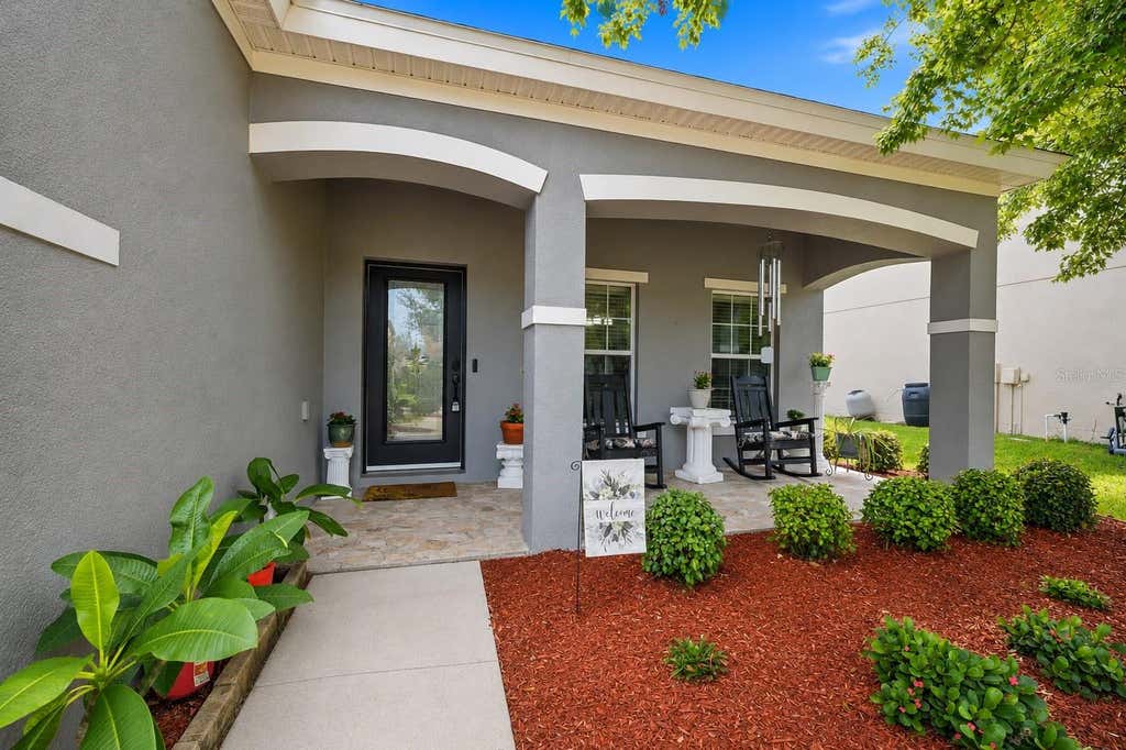 Photo of 2814 Maple Brook Loop, Lutz, FL 33558 (MLS # TB8530886)