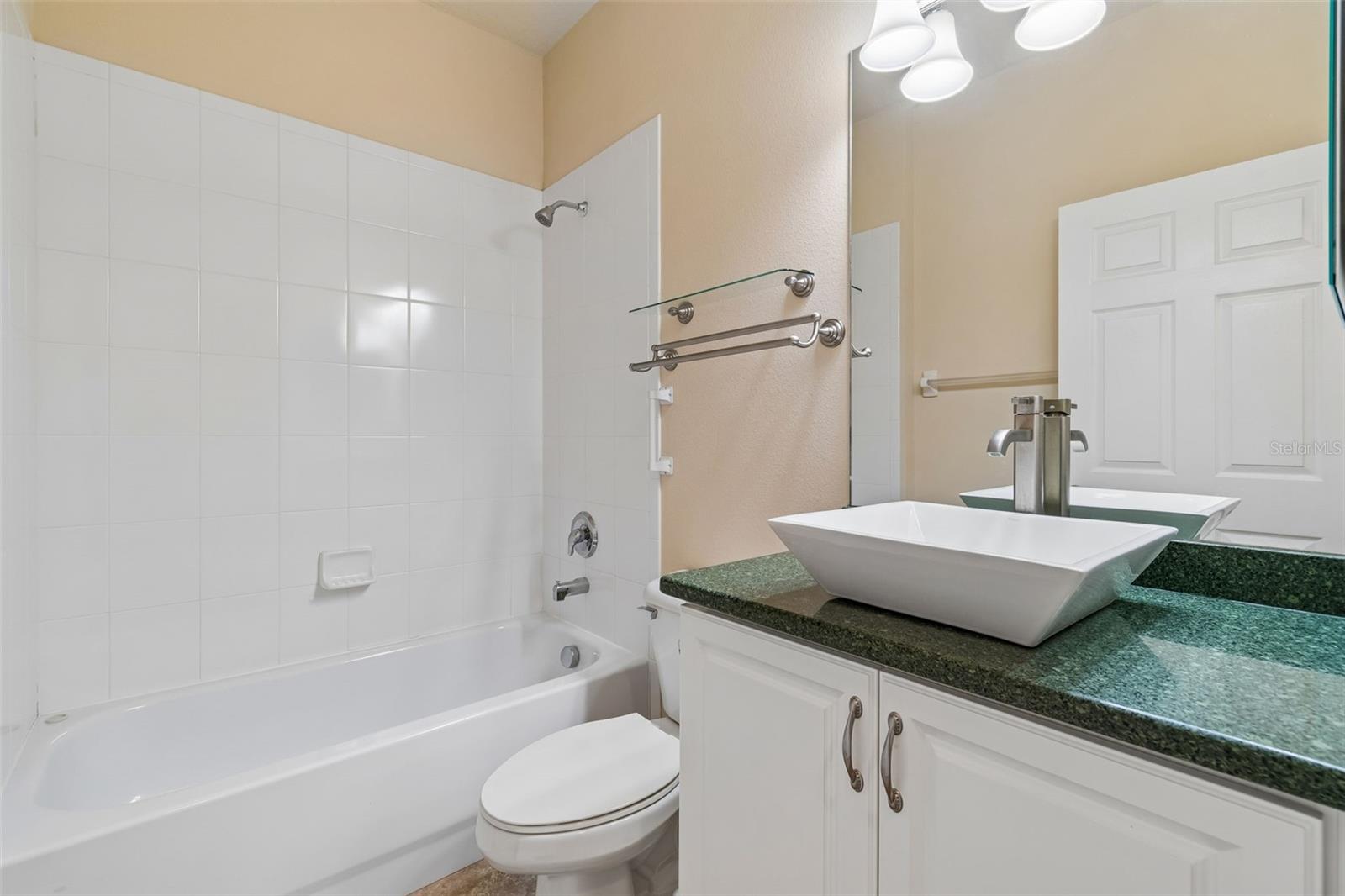 VALENCIA LAKES - Residential