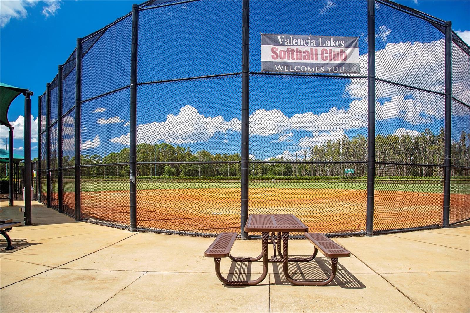 VALENCIA LAKES - Residential