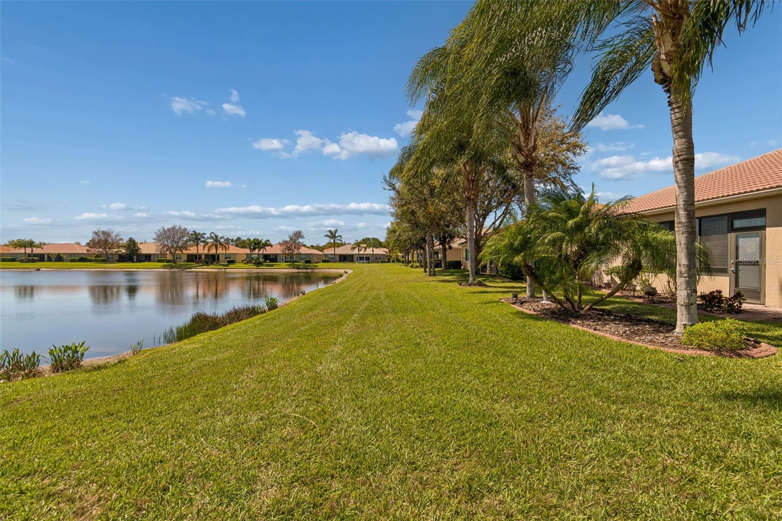 VALENCIA LAKES - Residential