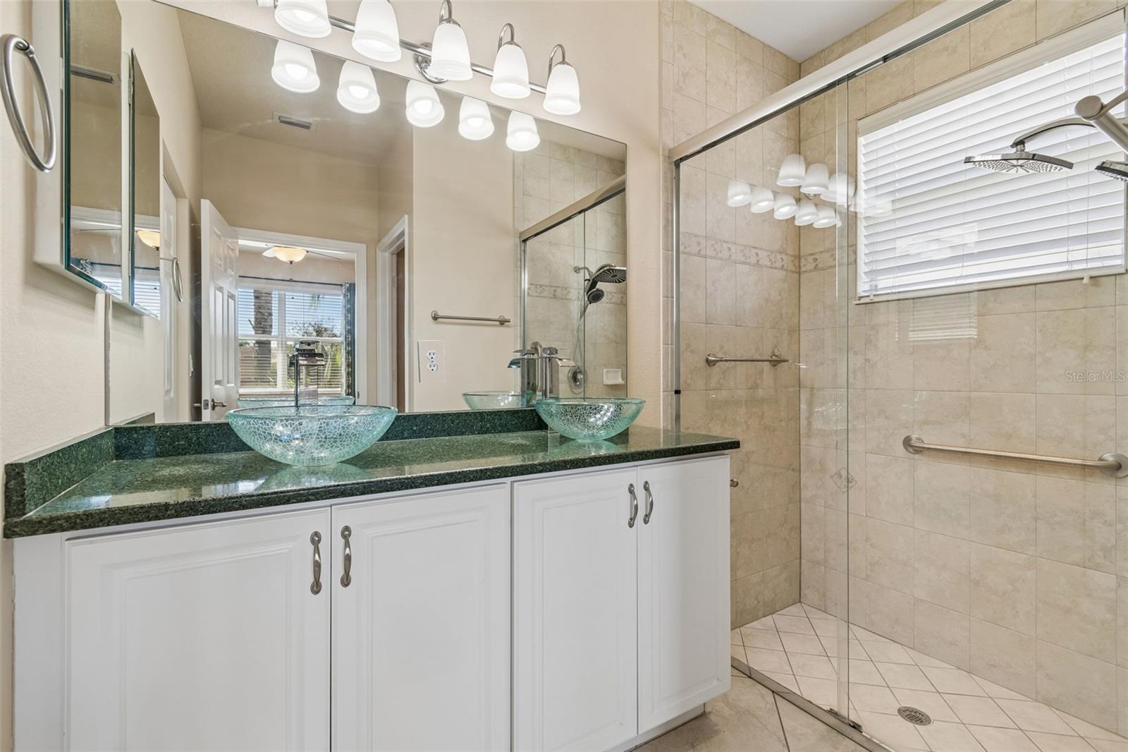 VALENCIA LAKES - Residential