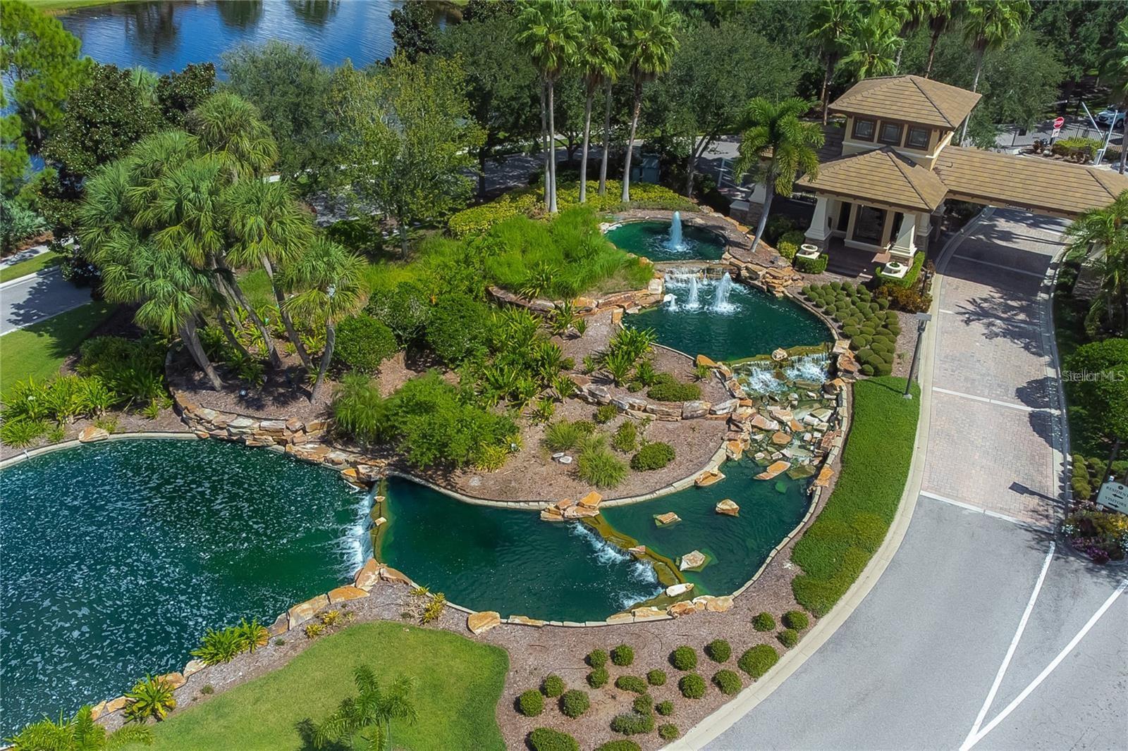 VALENCIA LAKES - Residential