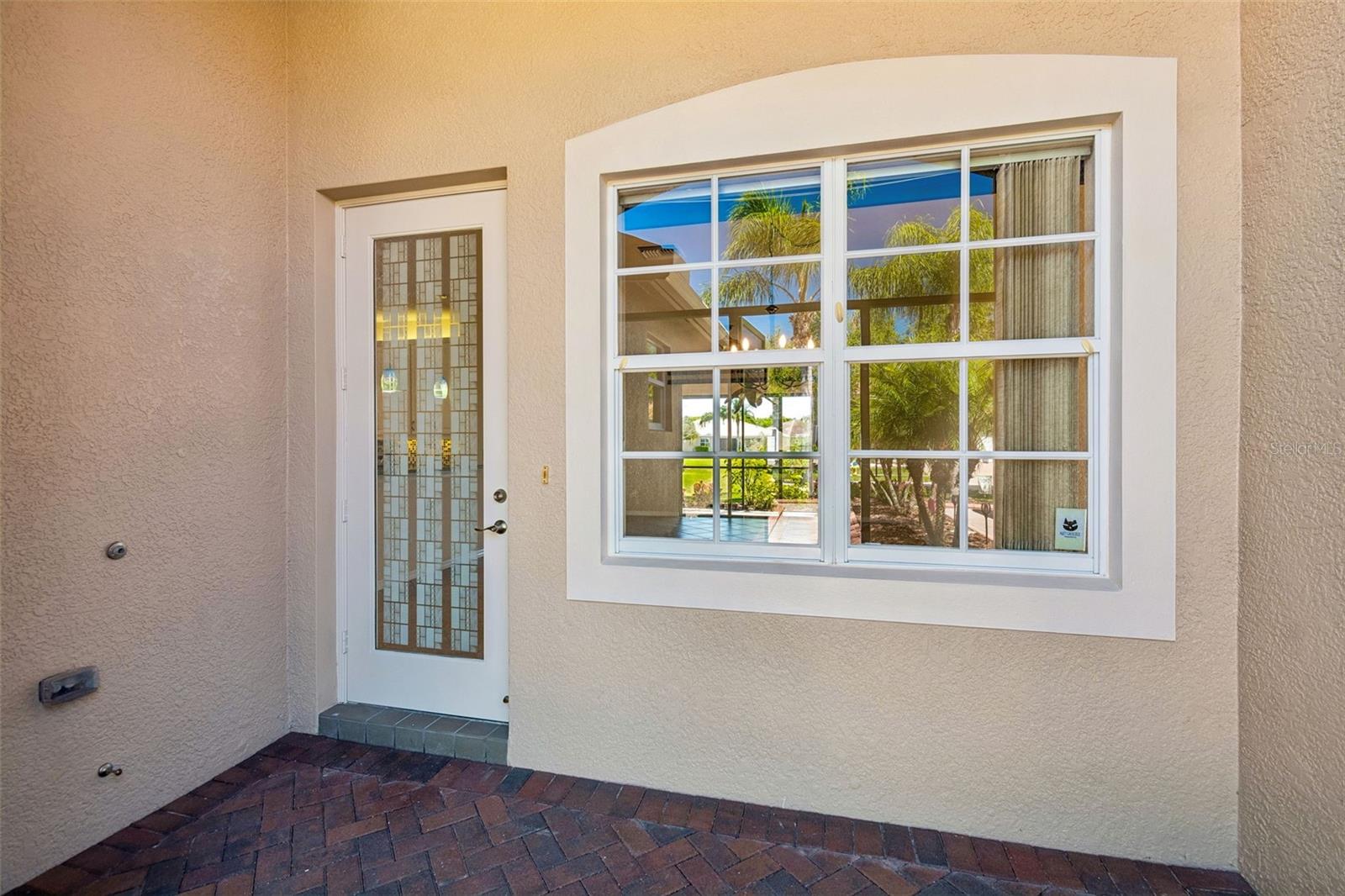 VALENCIA LAKES - Residential