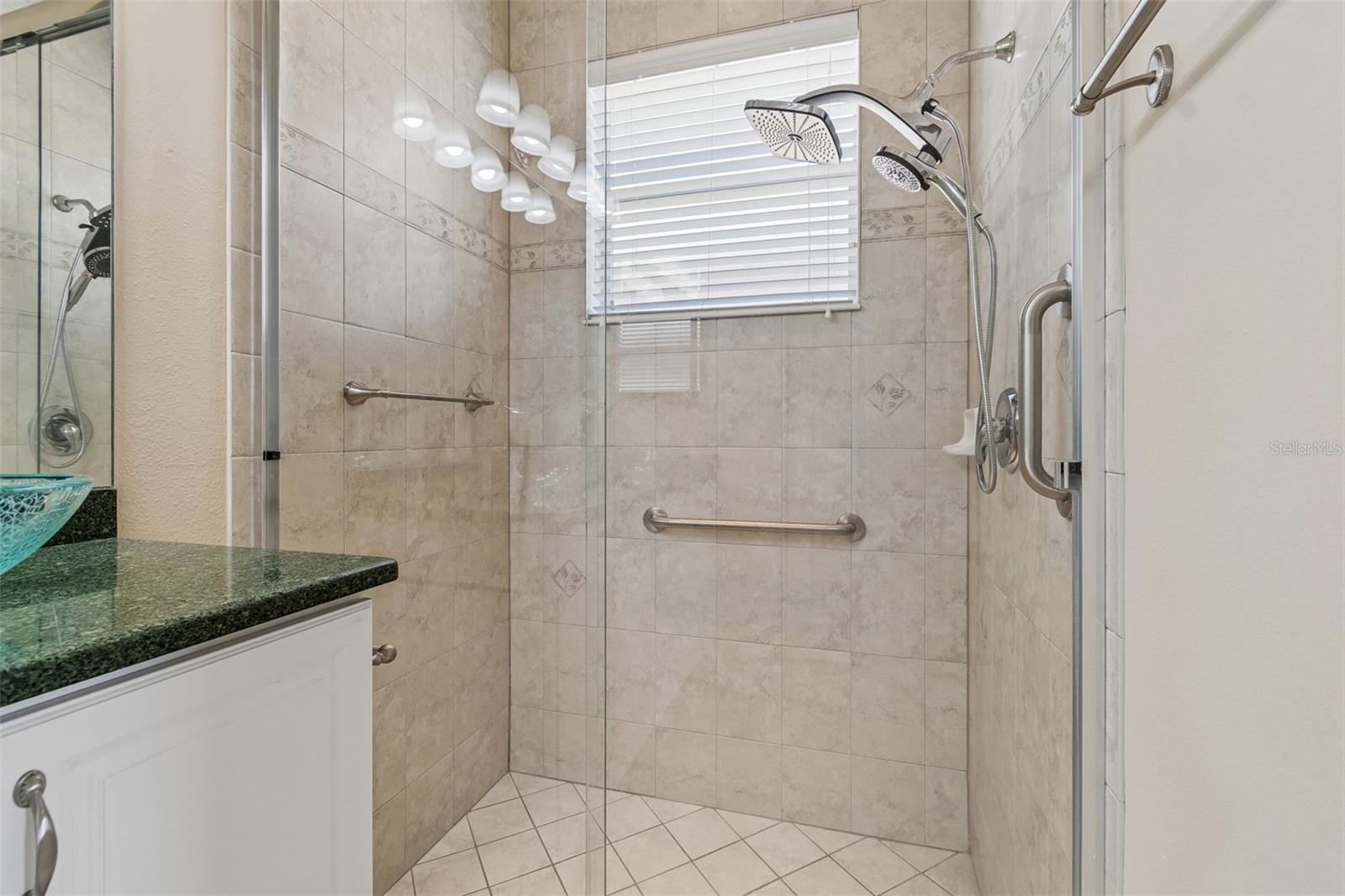 VALENCIA LAKES - Residential