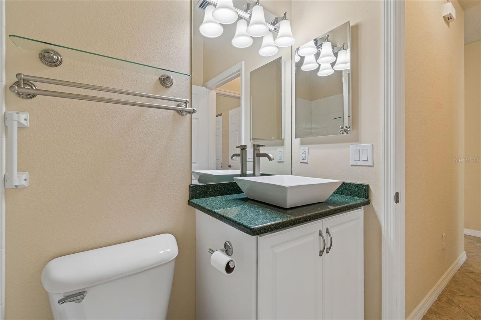 VALENCIA LAKES - Residential