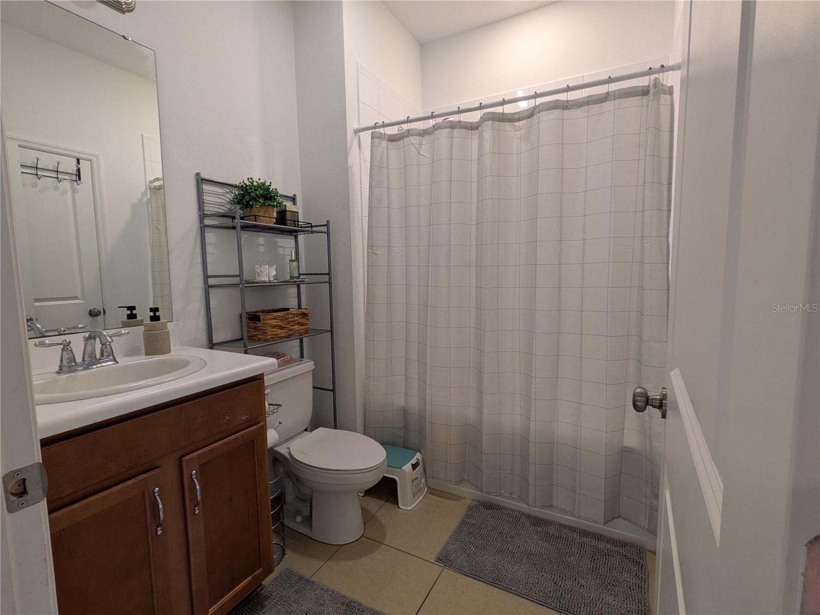 LAKESIDE PH 2 - Residential Lease