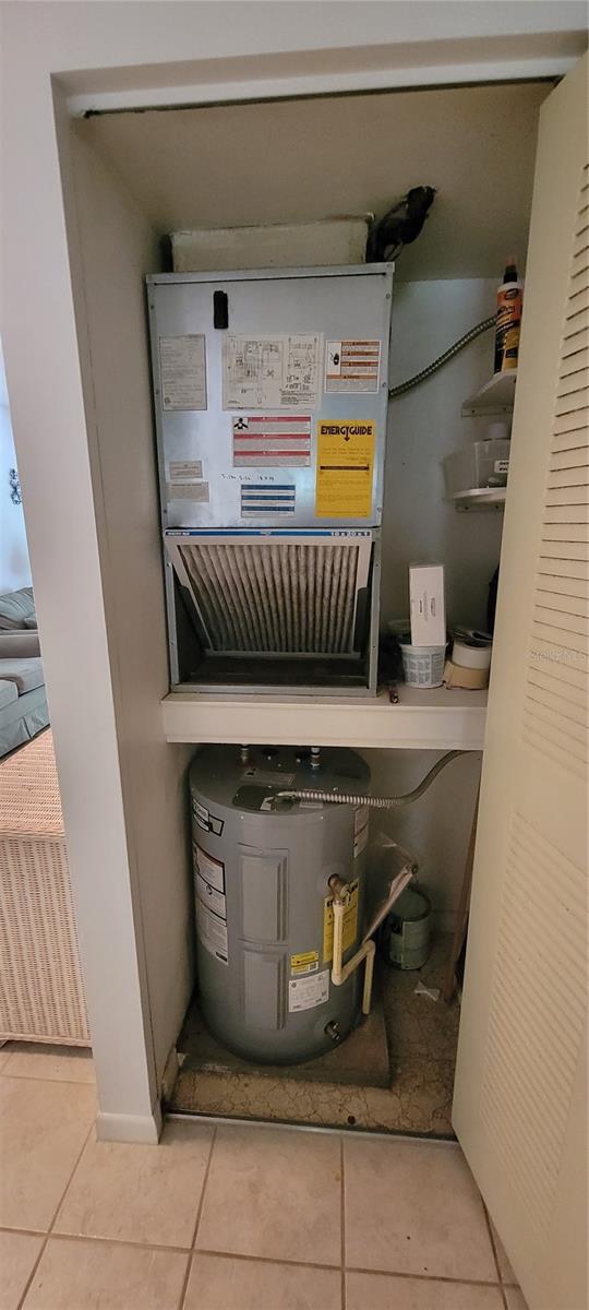 EDGEWATER CONDO APTS - Residential Lease