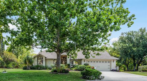 A home in LAKELAND