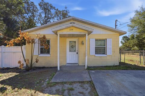 Photo of 1314 Robie Avenue, Mount Dora, FL 32757 (MLS # O6385366)
