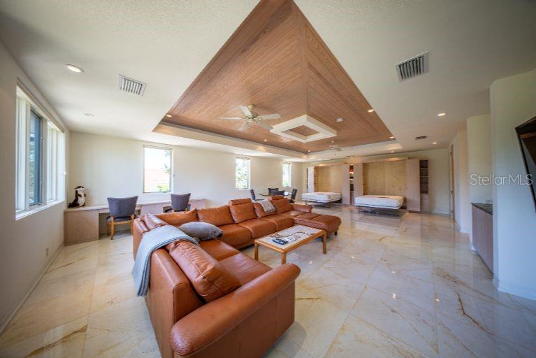 BAY ISLES - Residential
