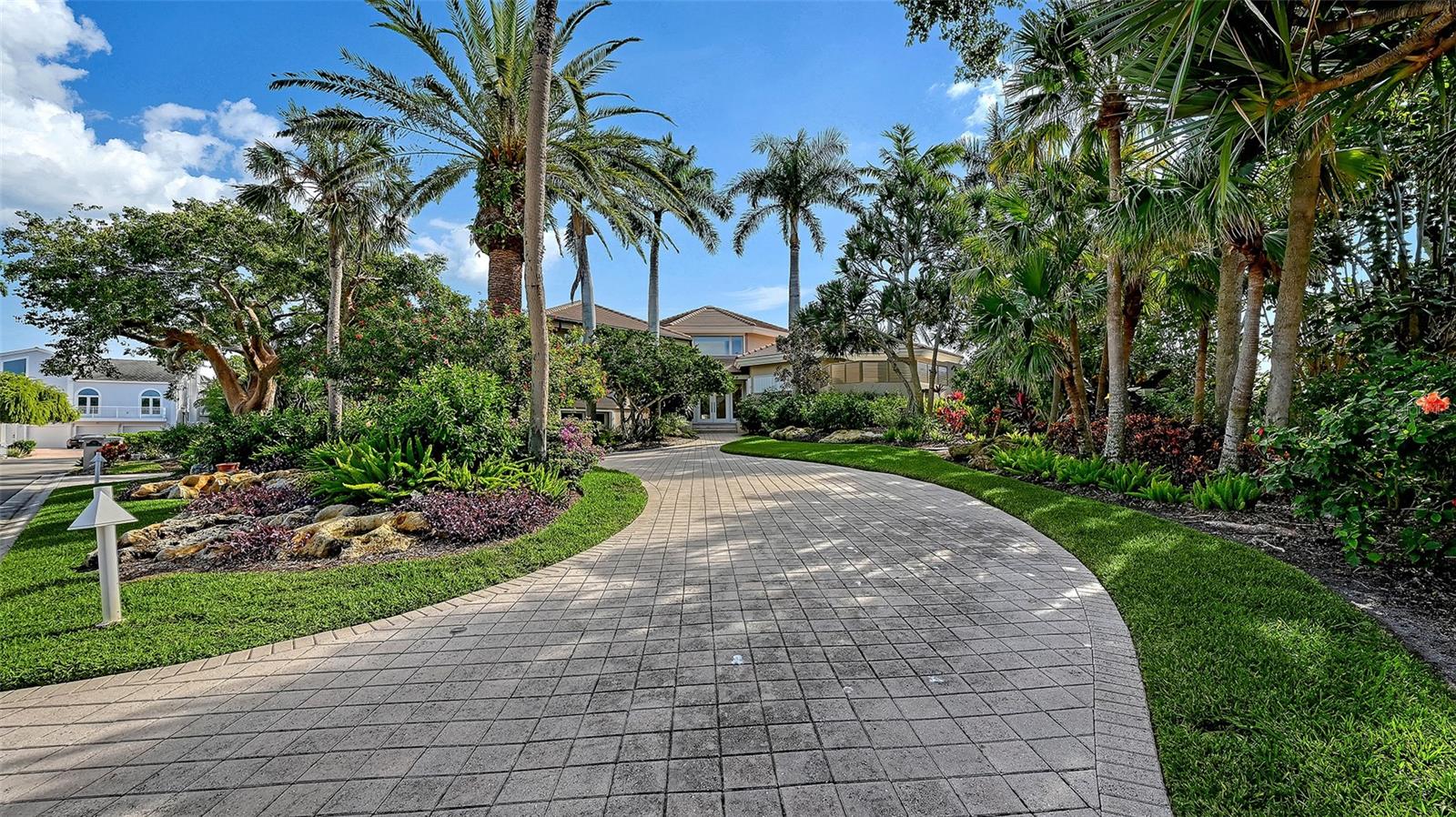 BAY ISLES - Residential