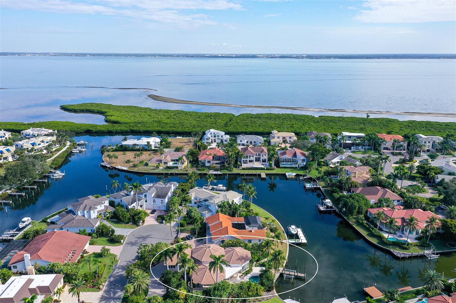 BAY ISLES - Residential