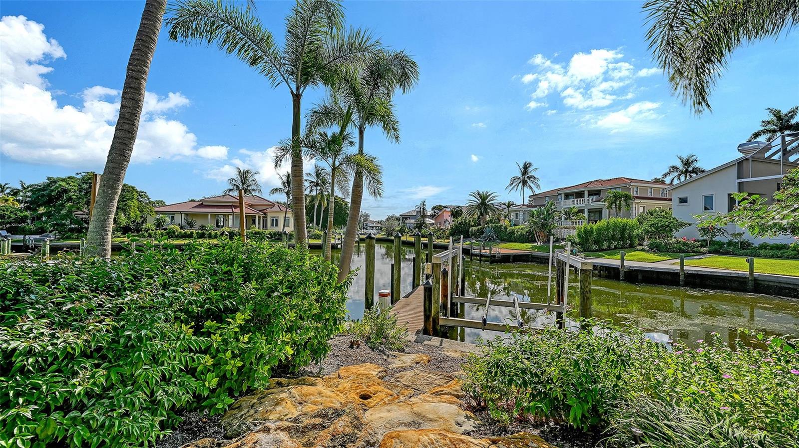 BAY ISLES - Residential