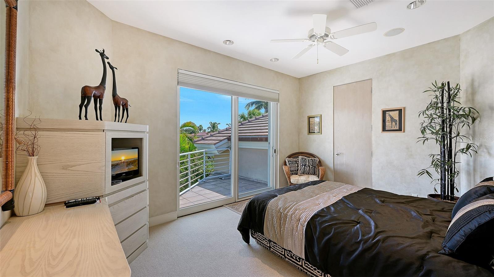 BAY ISLES - Residential