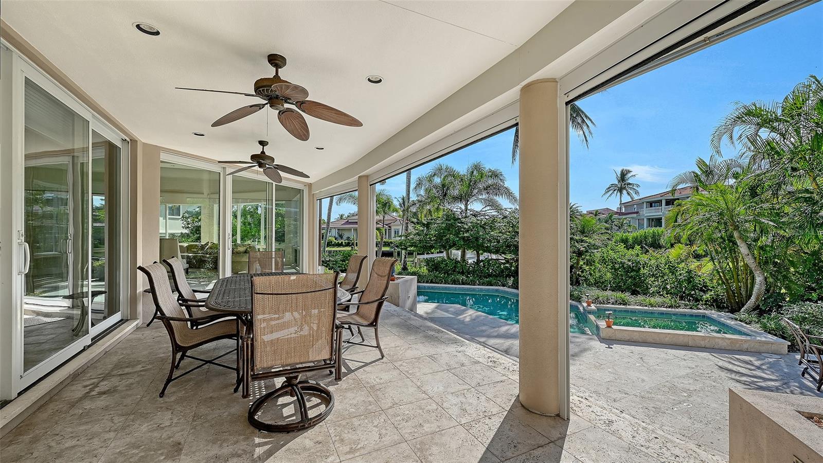 BAY ISLES - Residential