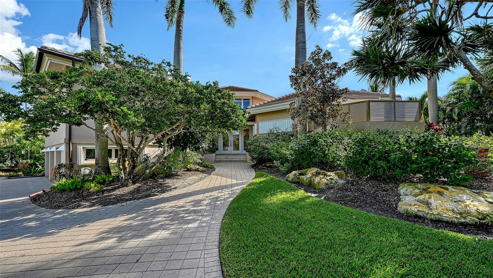 BAY ISLES - Residential