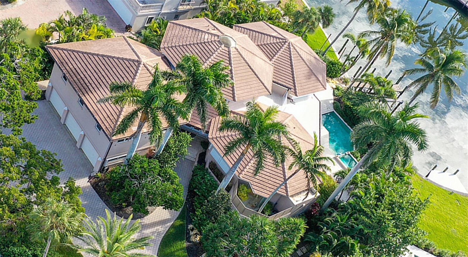 BAY ISLES - Residential