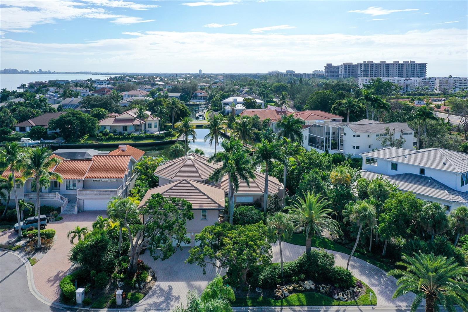 BAY ISLES - Residential