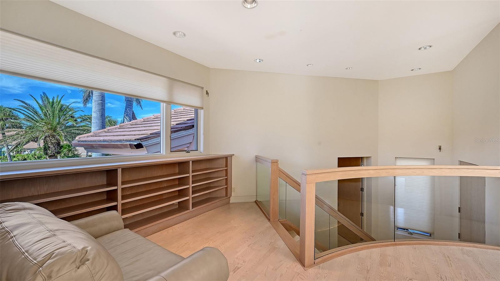 BAY ISLES - Residential