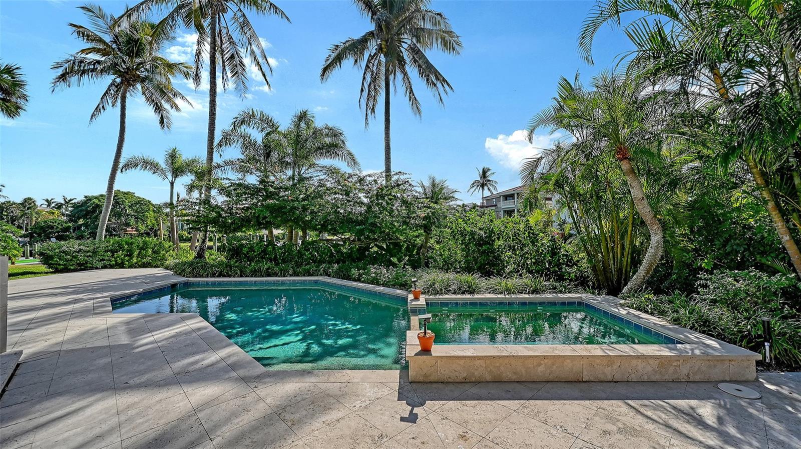 BAY ISLES - Residential