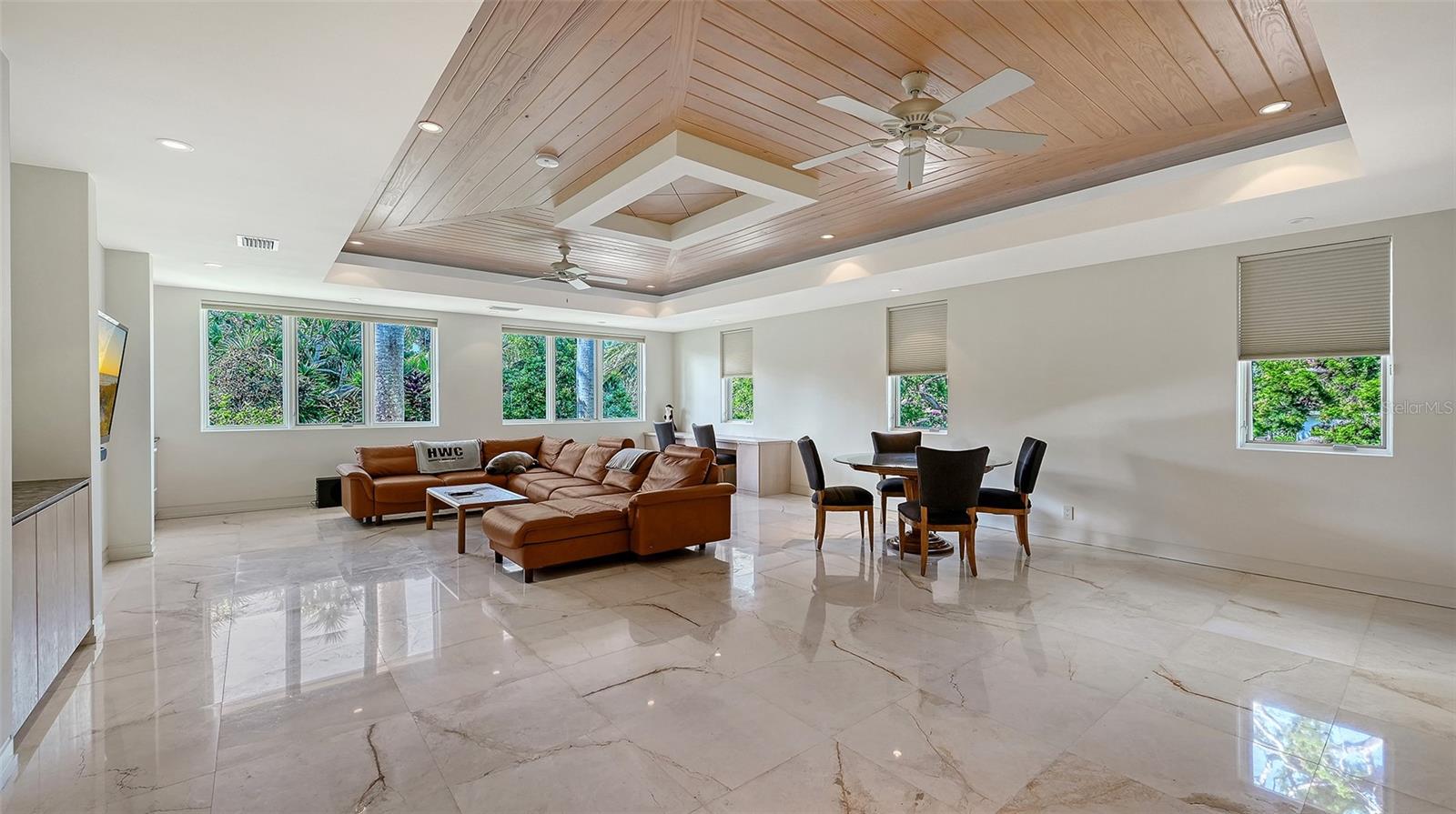 BAY ISLES - Residential