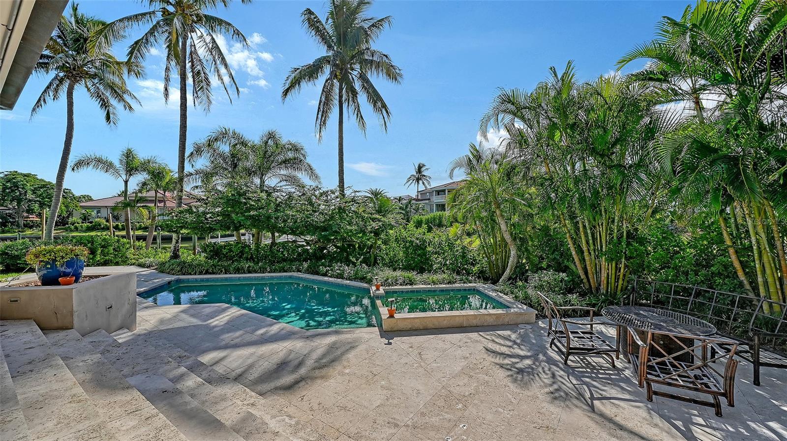 BAY ISLES - Residential