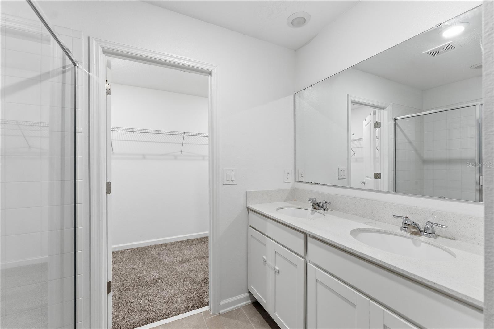 ASTONIA 40S - Residential Lease