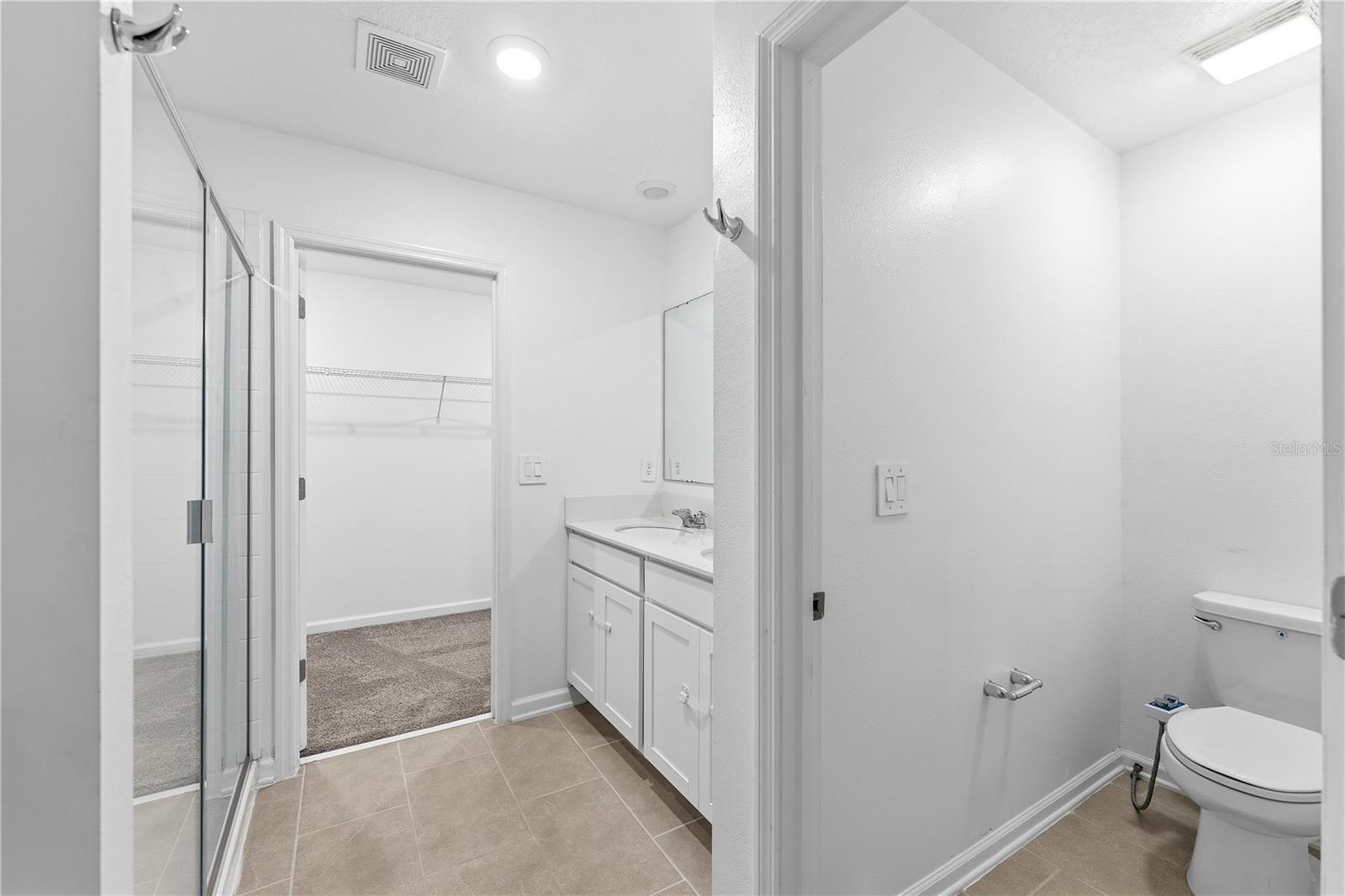 ASTONIA 40S - Residential Lease