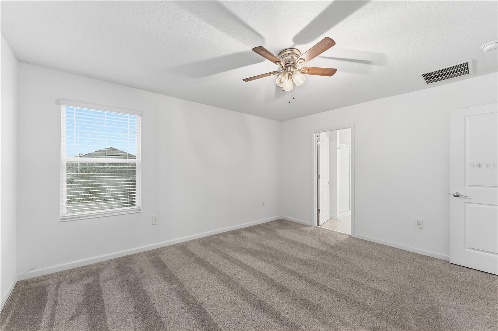 ASTONIA 40S - Residential Lease