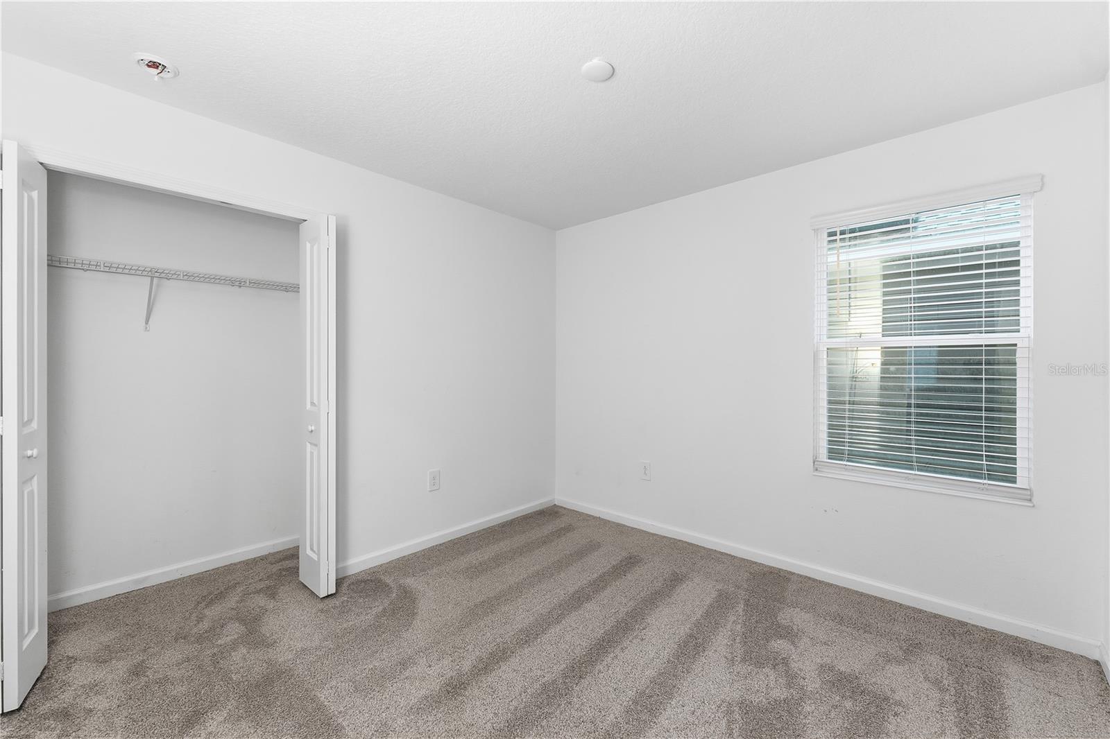 ASTONIA 40S - Residential Lease