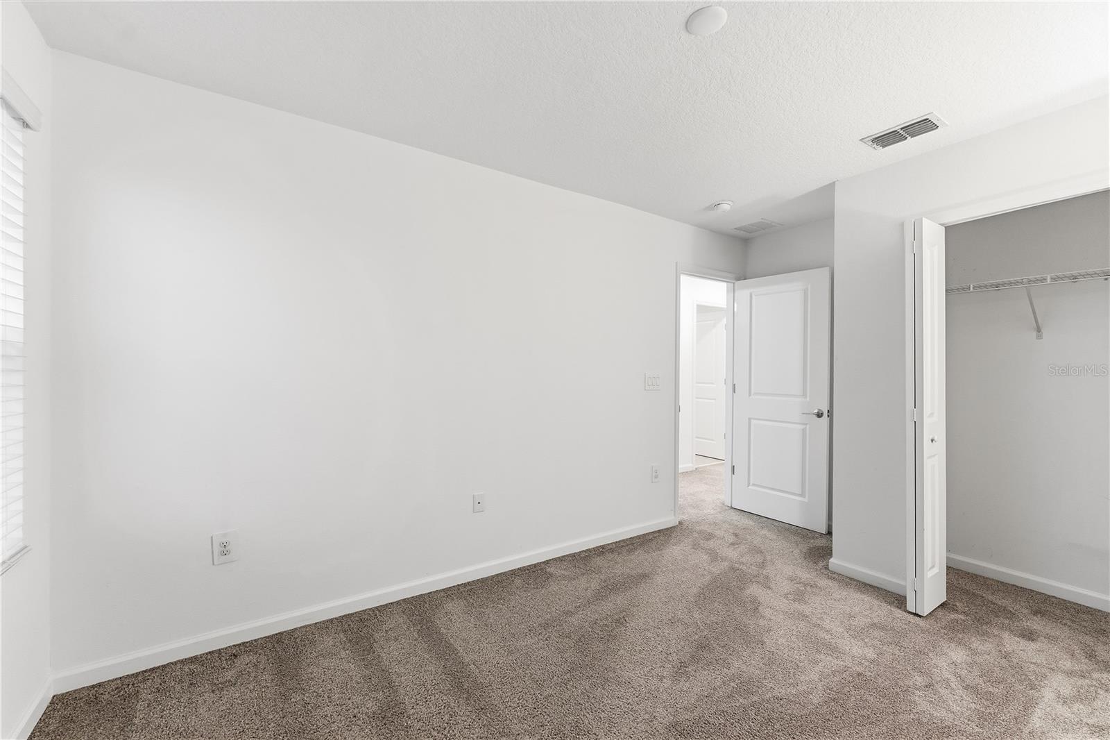 ASTONIA 40S - Residential Lease