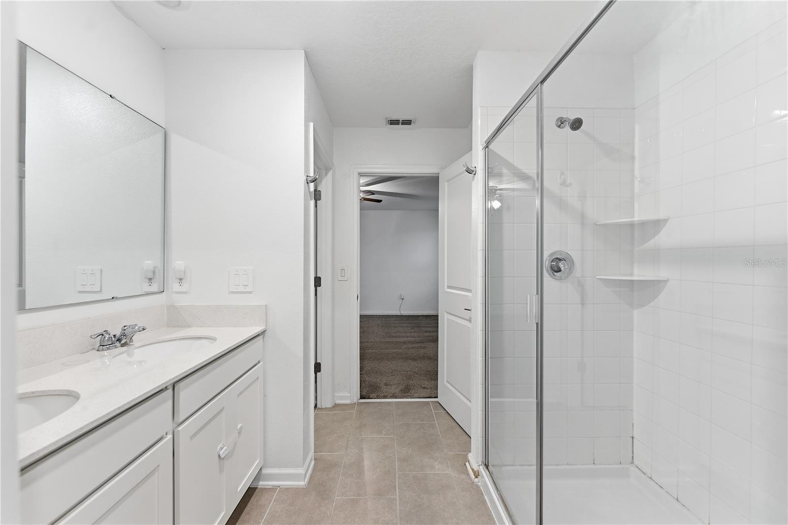 ASTONIA 40S - Residential Lease