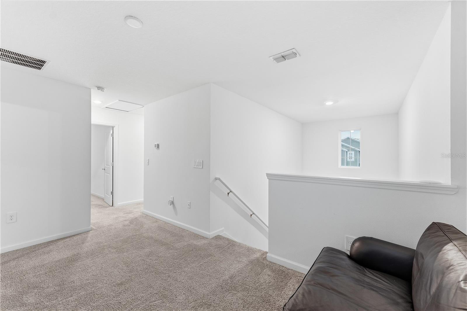 ASTONIA 40S - Residential Lease