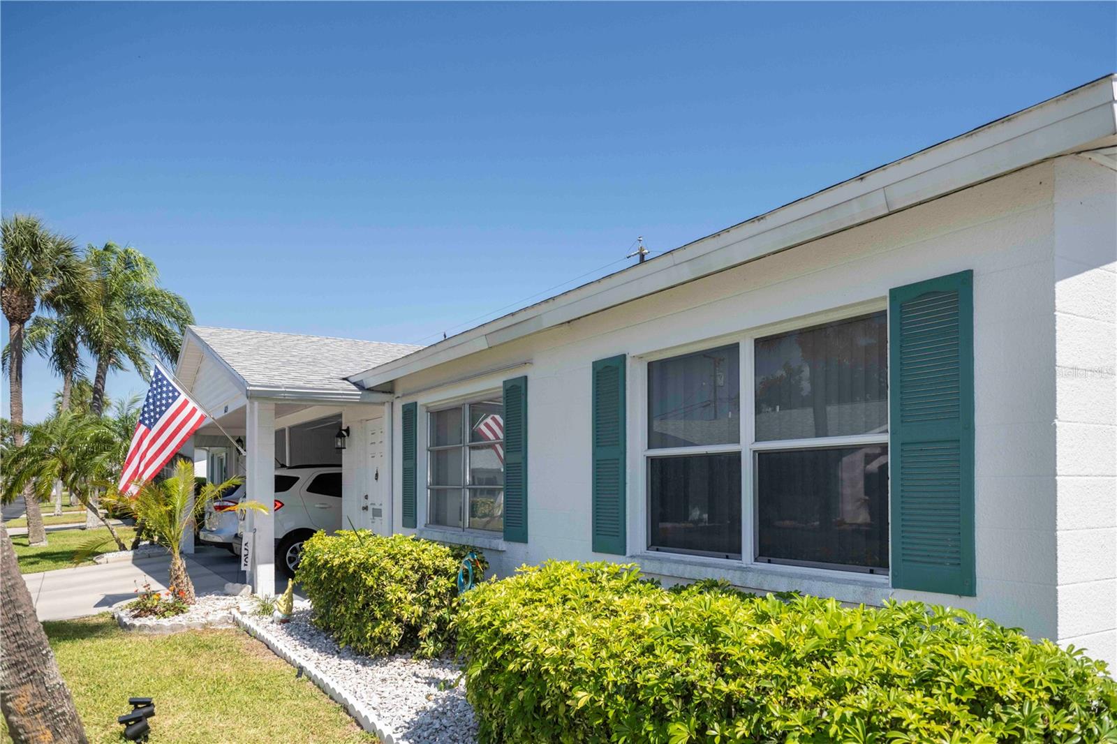 PARKWAY VILLAS - Residential