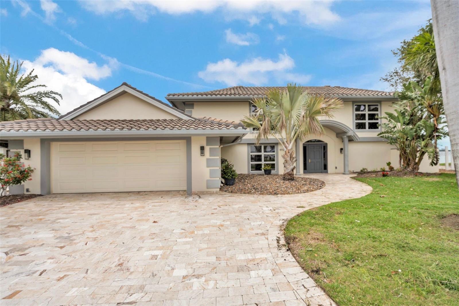 892 HARBOR ISLAND