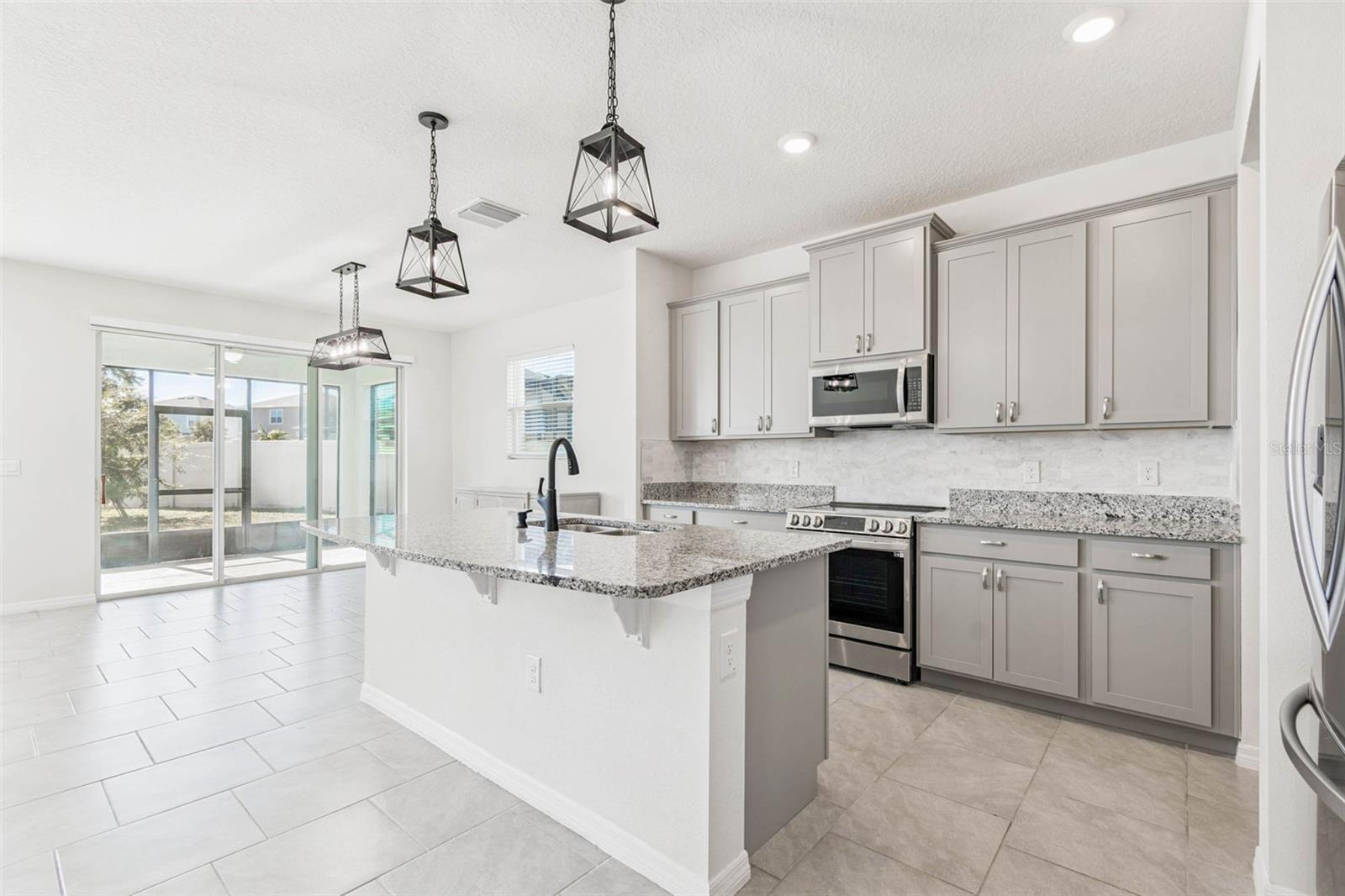 MIRADA PRCL 19-2 - Residential Lease