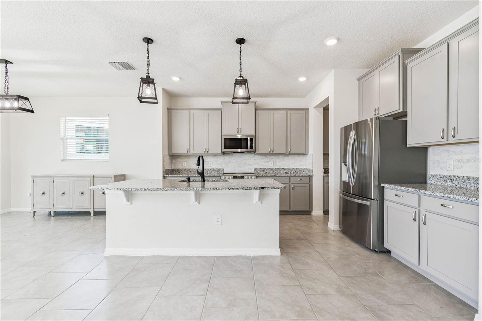 MIRADA PRCL 19-2 - Residential Lease