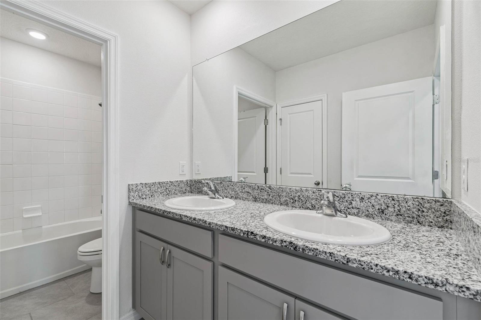 MIRADA PRCL 19-2 - Residential Lease