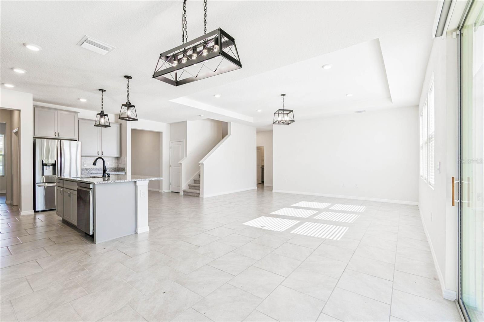 MIRADA PRCL 19-2 - Residential Lease