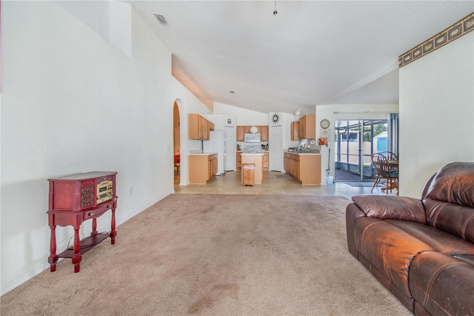 ROYAL HILLS - Residential