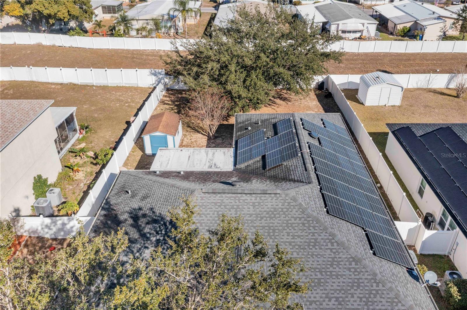 ROYAL HILLS - Residential