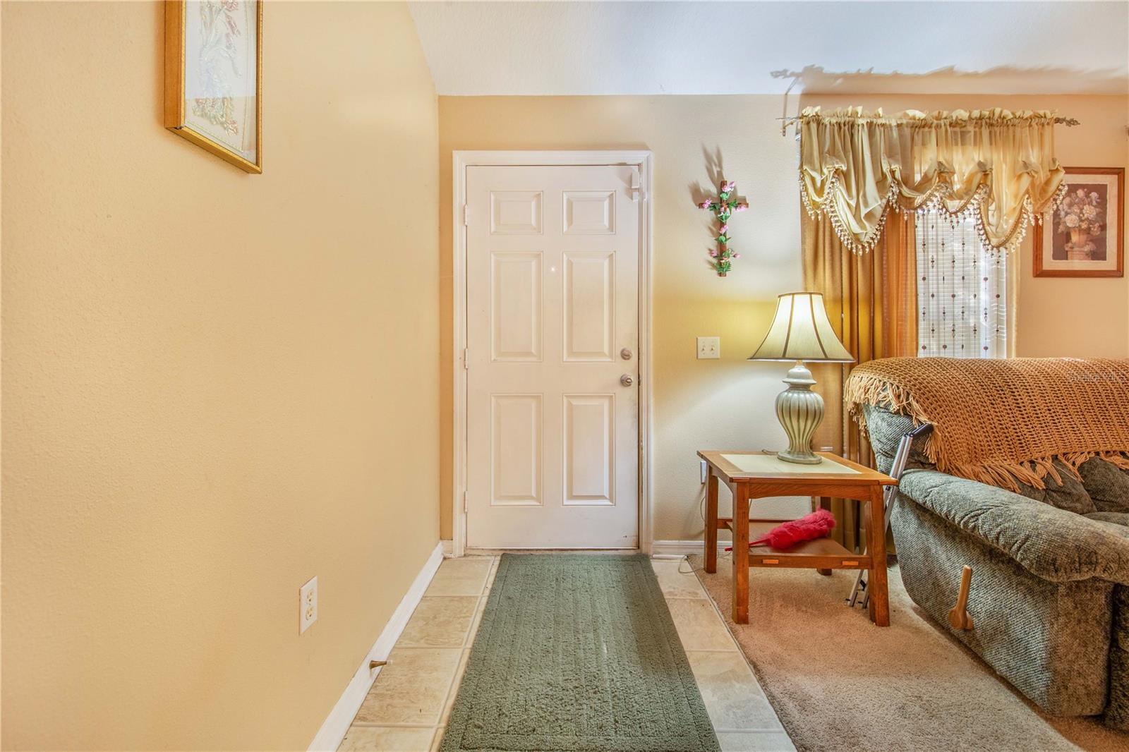 ROYAL HILLS - Residential